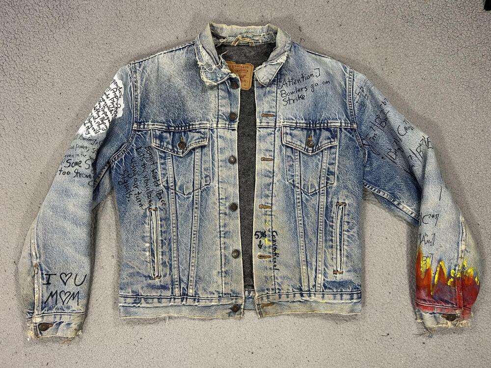 Vintage Levis Jacket Mens 40 Blue Denim Blanket Grunge Graffiti Punk USA